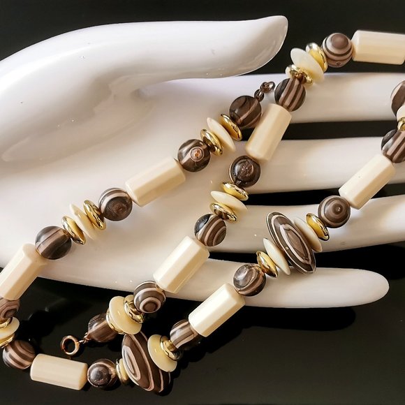 3 for $15/Vintage 1980's plastic beaded & disk necklace - Picture 3 of 4